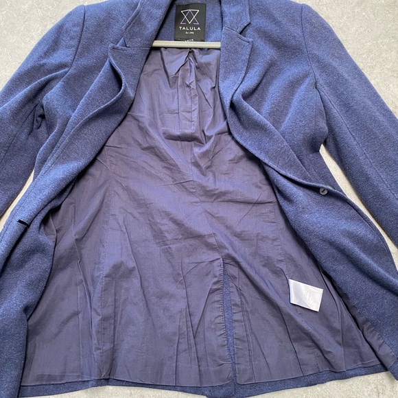 Aritzia Talula Boyfriend Blazer - Picture 5 of 10